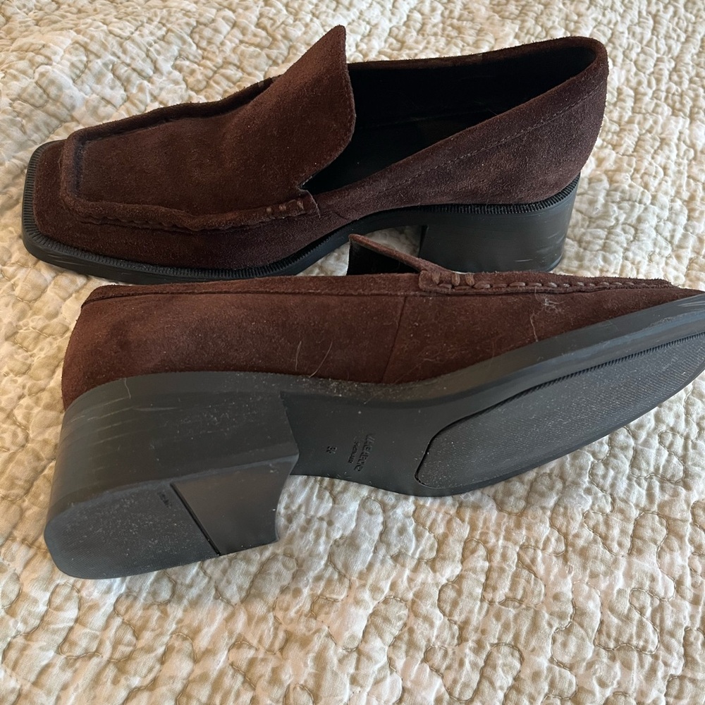 Brown suede Vagabond Blanca heeled loafers like new